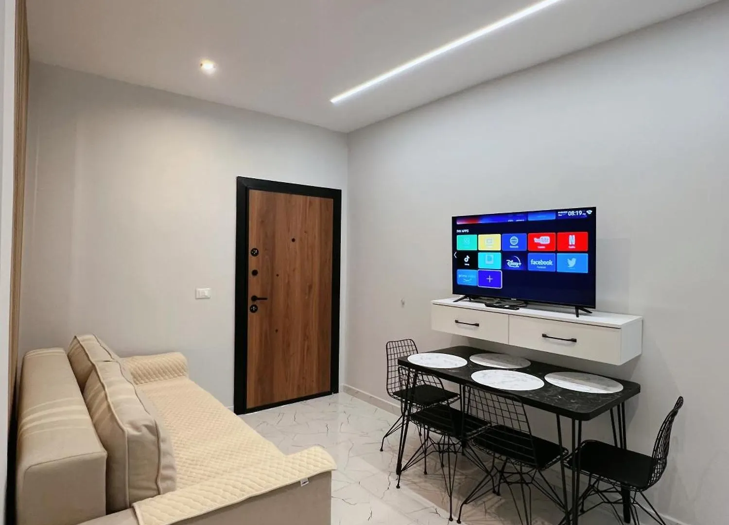 White And Cozy Apartment Vlorë 알바니아